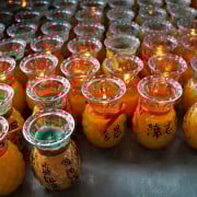 Read more about the article Essential Oils Vs Fragrance Oils For Candle Making